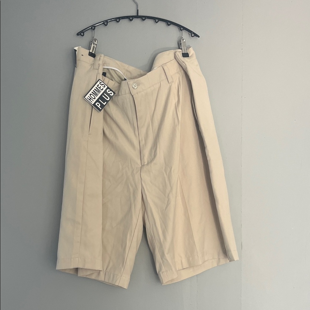 Men's Beige Flat Front Shorts Size 48